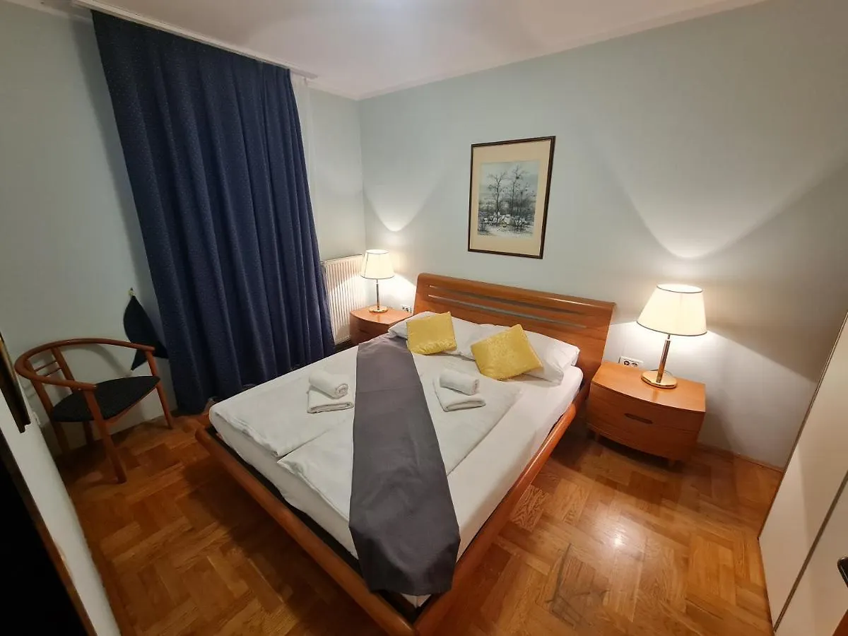 Sfinga Verudela - M Pula Apartment